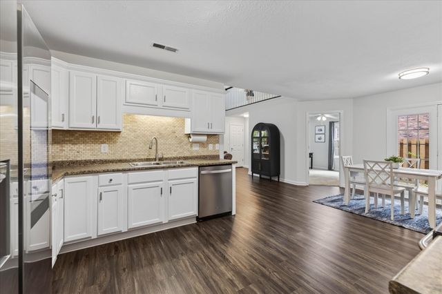 1009 Hendricks Ct, Clarksville, TN 37040