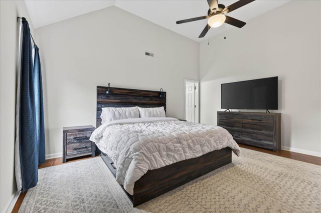 1009 Hendricks Ct, Clarksville, TN 37040
