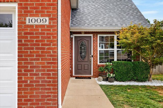1009 Hendricks Ct, Clarksville, TN 37040