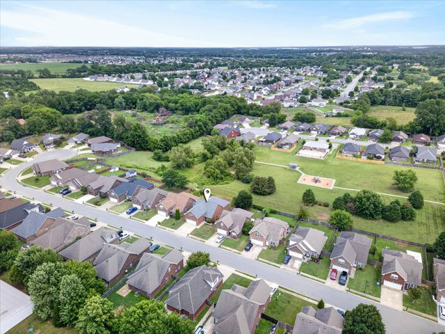 1009 Hendricks Ct, Clarksville, TN 37040
