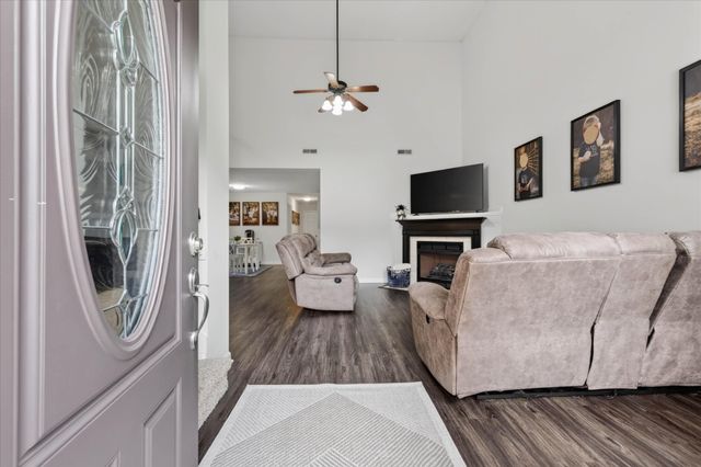1009 Hendricks Ct, Clarksville, TN 37040