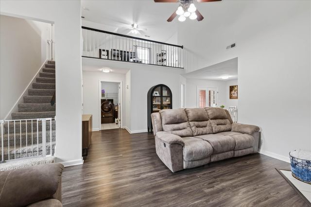 1009 Hendricks Ct, Clarksville, TN 37040