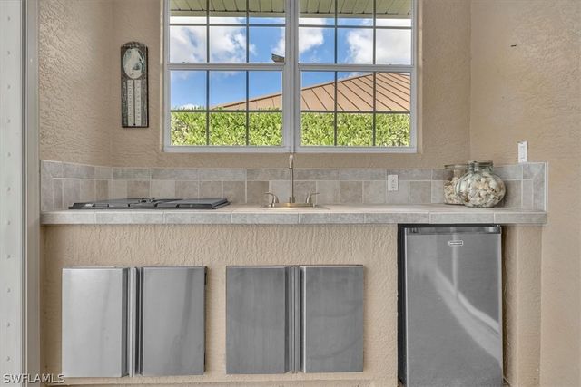 10823 Longshore WAY E, Naples, FL 34119