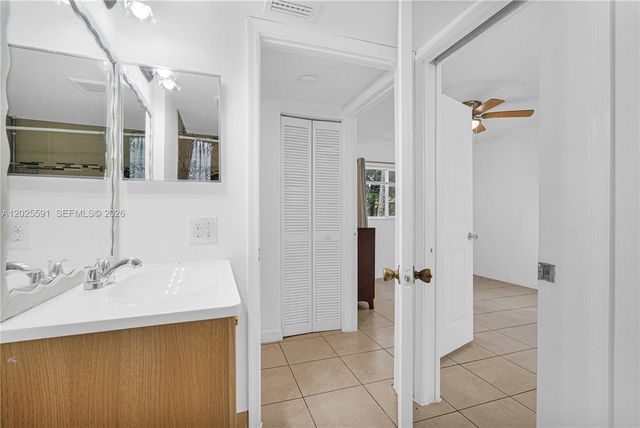 3680 N 56th Ave 806, Hollywood, FL 33021