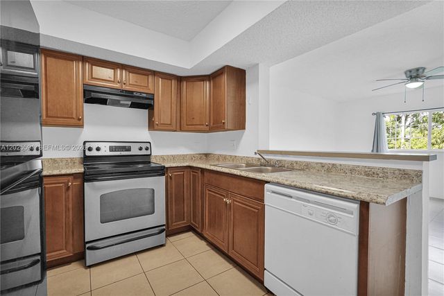 3680 N 56th Ave 806, Hollywood, FL 33021
