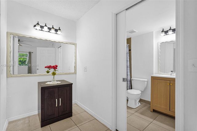 3680 N 56th Ave 806, Hollywood, FL 33021