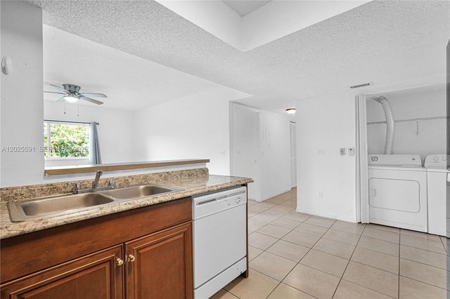 3680 N 56th Ave 806, Hollywood, FL 33021