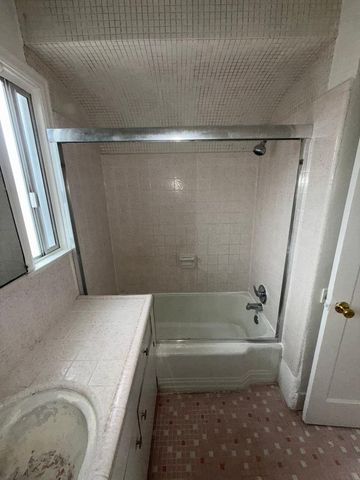 85 Paloma Avenue, Salinas, CA 93905