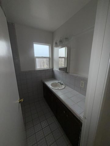 85 Paloma Avenue, Salinas, CA 93905