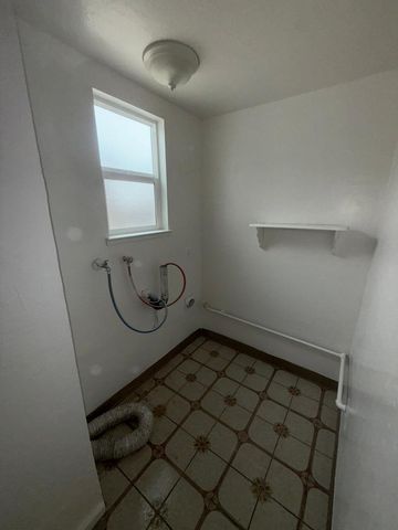 85 Paloma Avenue, Salinas, CA 93905