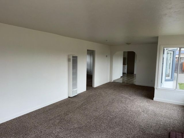 85 Paloma Avenue, Salinas, CA 93905