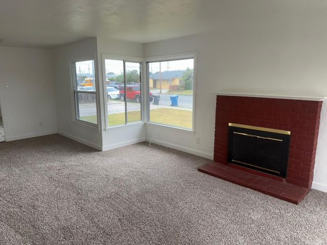 85 Paloma Avenue, Salinas, CA 93905