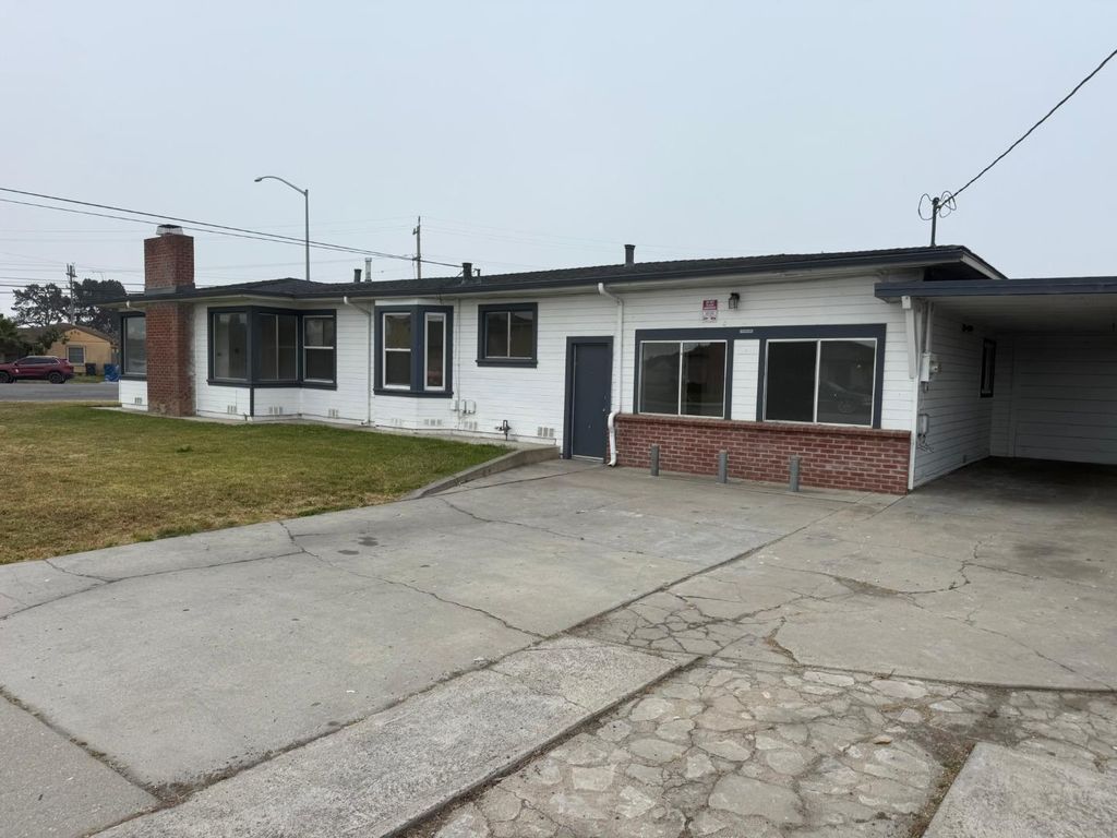 85 Paloma Avenue, Salinas, CA 93905