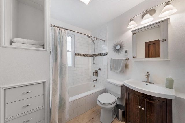 3360 N Newhall STREET, Milwaukee, WI 53211