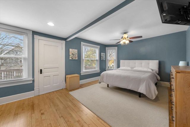 3360 N Newhall STREET, Milwaukee, WI 53211