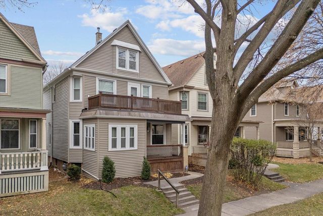 3360 N Newhall STREET, Milwaukee, WI 53211