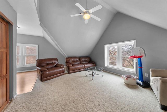 3360 N Newhall STREET, Milwaukee, WI 53211