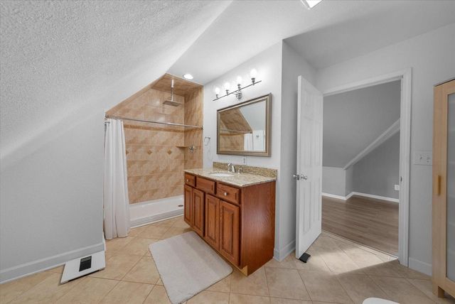 3360 N Newhall STREET, Milwaukee, WI 53211