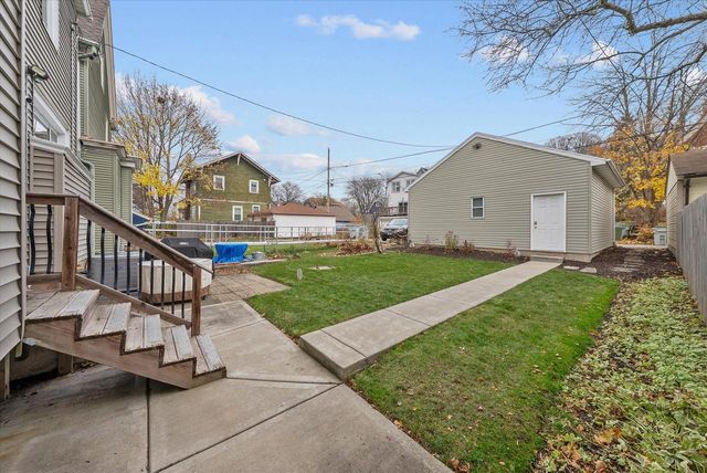 3360 N Newhall STREET, Milwaukee, WI 53211