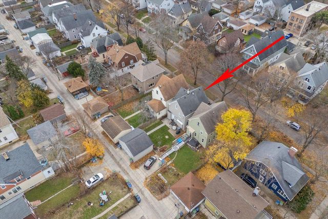 3360 N Newhall STREET, Milwaukee, WI 53211