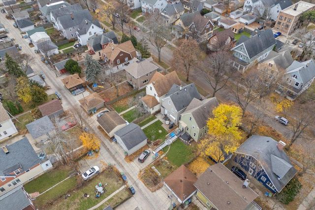 3360 N Newhall STREET, Milwaukee, WI 53211