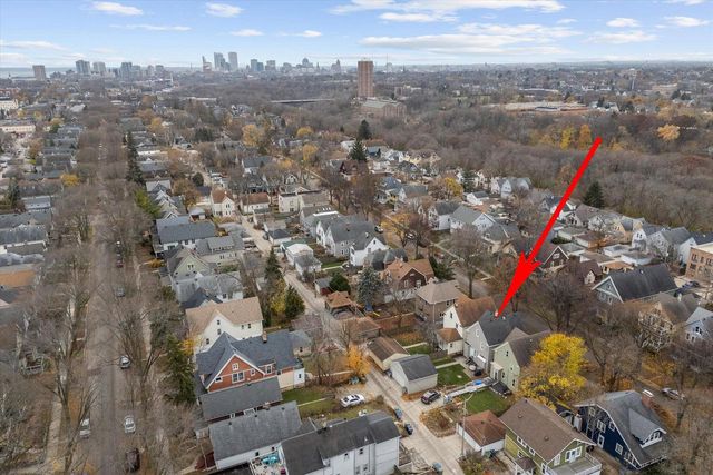 3360 N Newhall STREET, Milwaukee, WI 53211