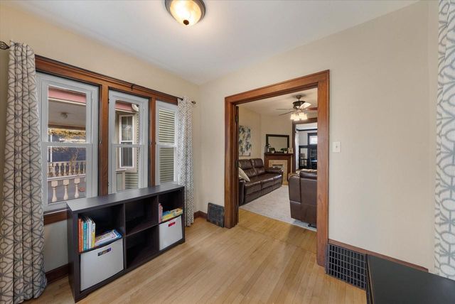 3360 N Newhall STREET, Milwaukee, WI 53211