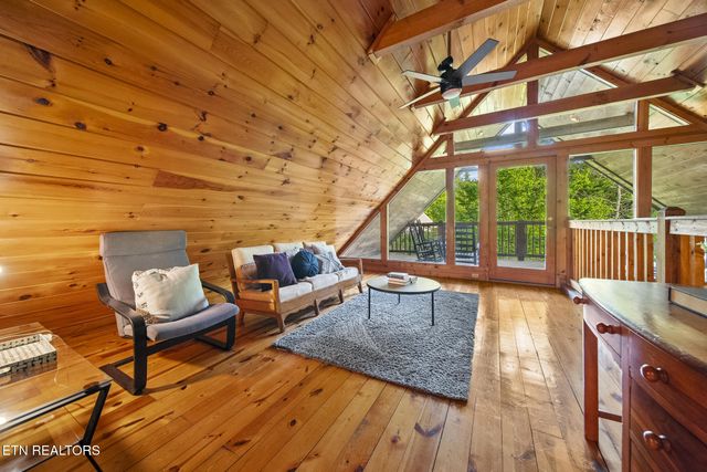 322 Brown Wren Way, Gatlinburg, TN 37738