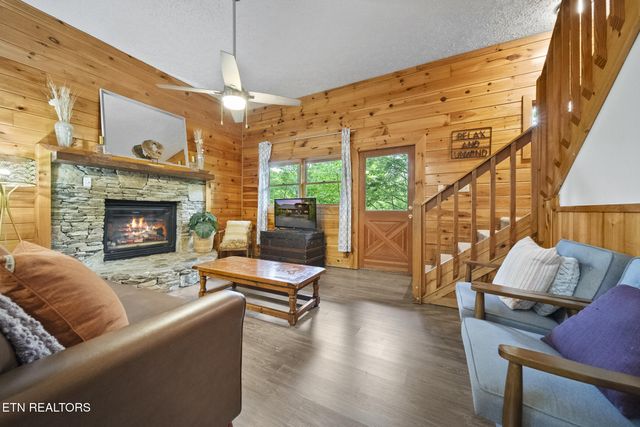322 Brown Wren Way, Gatlinburg, TN 37738