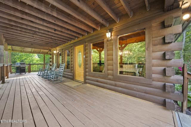 322 Brown Wren Way, Gatlinburg, TN 37738