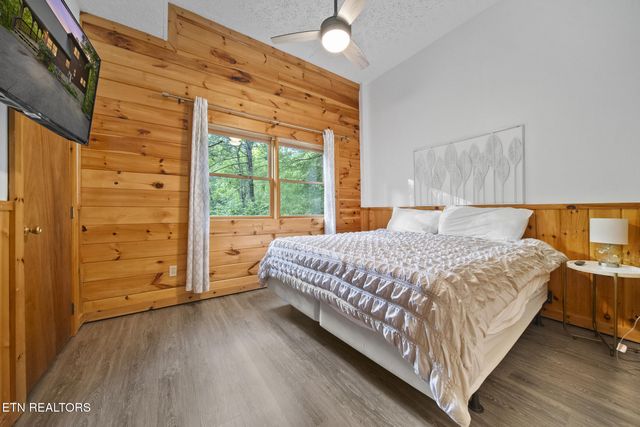 322 Brown Wren Way, Gatlinburg, TN 37738