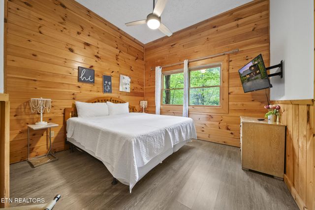 322 Brown Wren Way, Gatlinburg, TN 37738