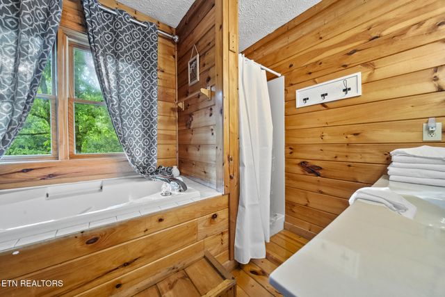 322 Brown Wren Way, Gatlinburg, TN 37738