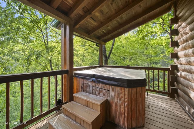 322 Brown Wren Way, Gatlinburg, TN 37738