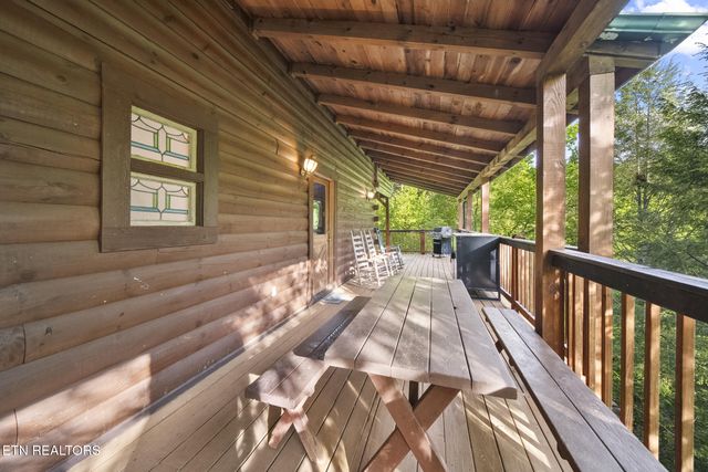 322 Brown Wren Way, Gatlinburg, TN 37738