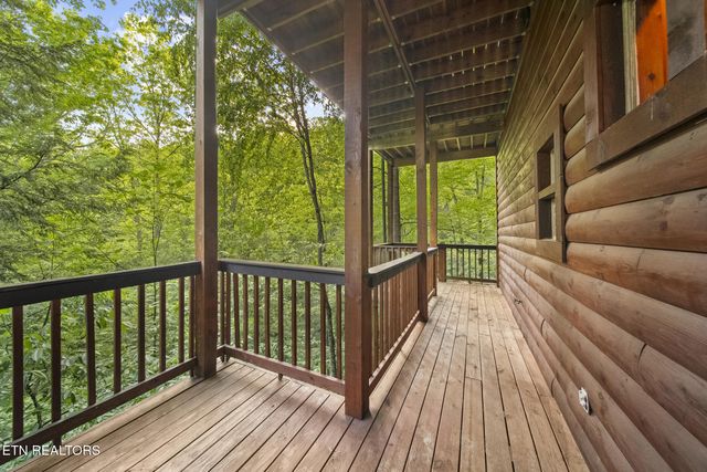 322 Brown Wren Way, Gatlinburg, TN 37738