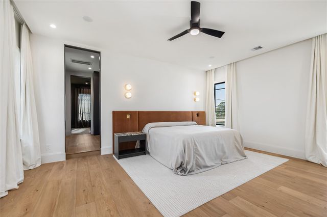 419 W 30th Street, Houston, TX 77018