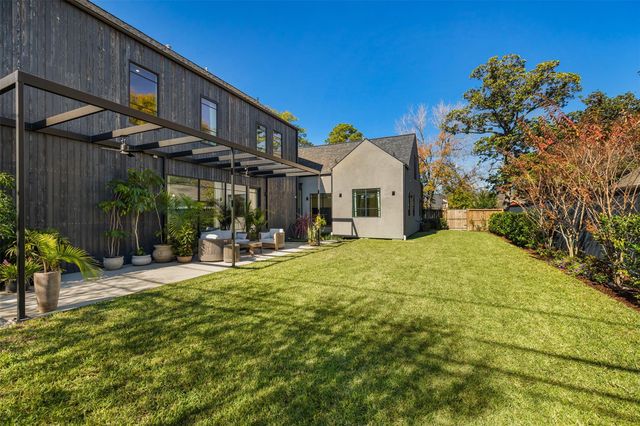 419 W 30th Street, Houston, TX 77018