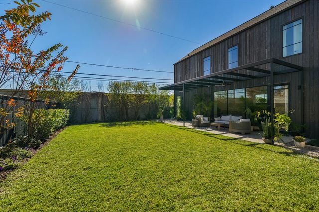419 W 30th Street, Houston, TX 77018