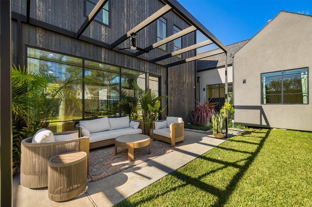 419 W 30th Street, Houston, TX 77018