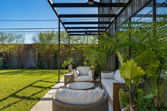 419 W 30th Street, Houston, TX 77018