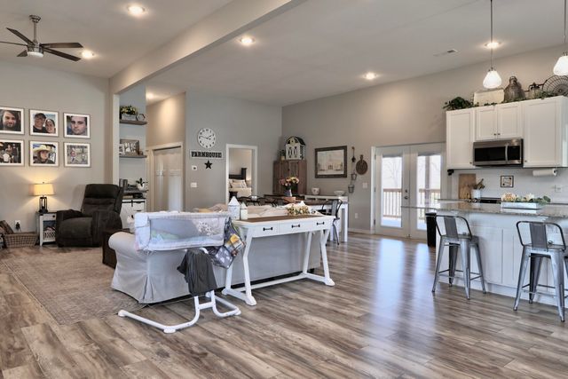 2063 Goff Ridge Road, Pineville, MO 64856