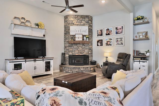 2063 Goff Ridge Road, Pineville, MO 64856