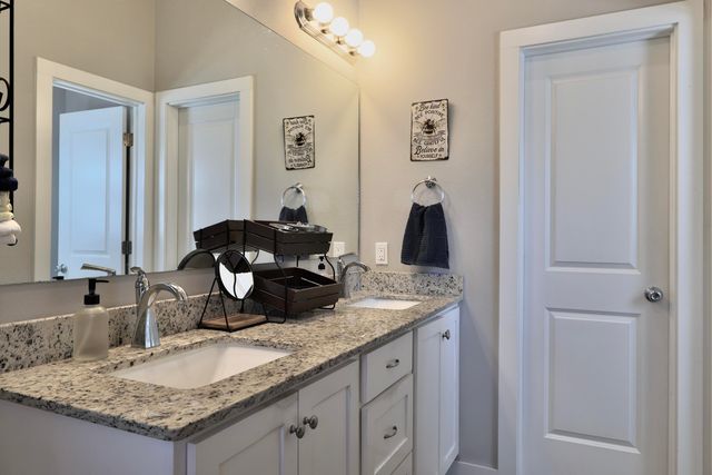 2063 Goff Ridge Road, Pineville, MO 64856