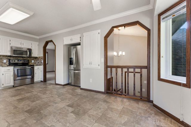 1434 Eastlake Drive, Chaska, MN 55318