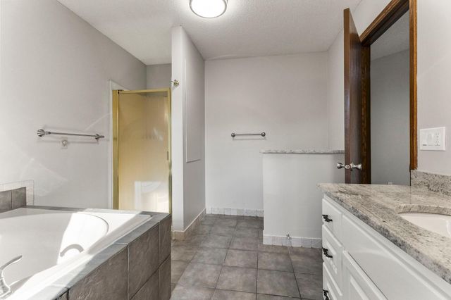 1434 Eastlake Drive, Chaska, MN 55318