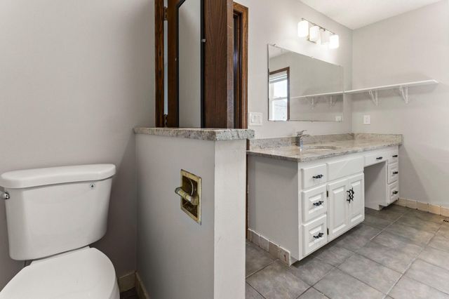1434 Eastlake Drive, Chaska, MN 55318