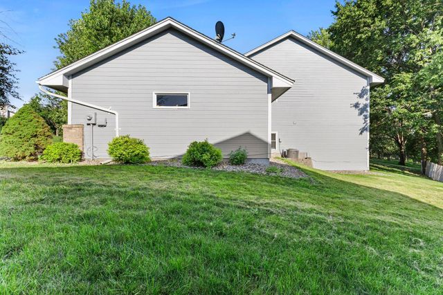 1434 Eastlake Drive, Chaska, MN 55318
