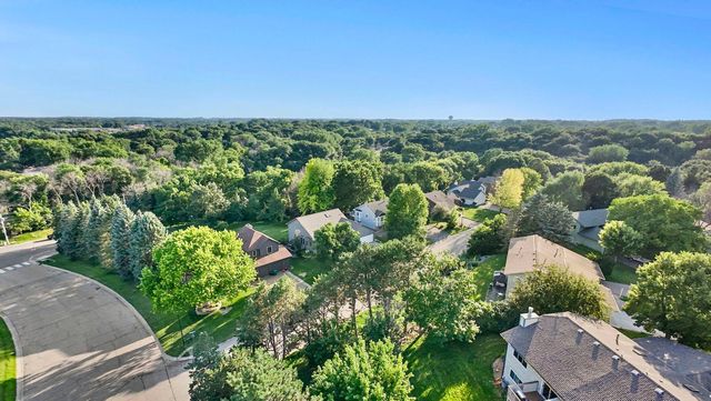 1434 Eastlake Drive, Chaska, MN 55318