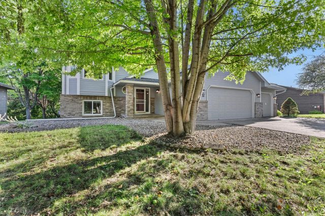 1434 Eastlake Drive, Chaska, MN 55318